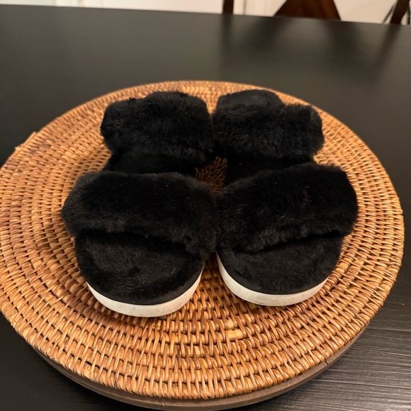 Koolaburra by UGG Black Faux Fur Slide Sandals - Picture 2 of 9